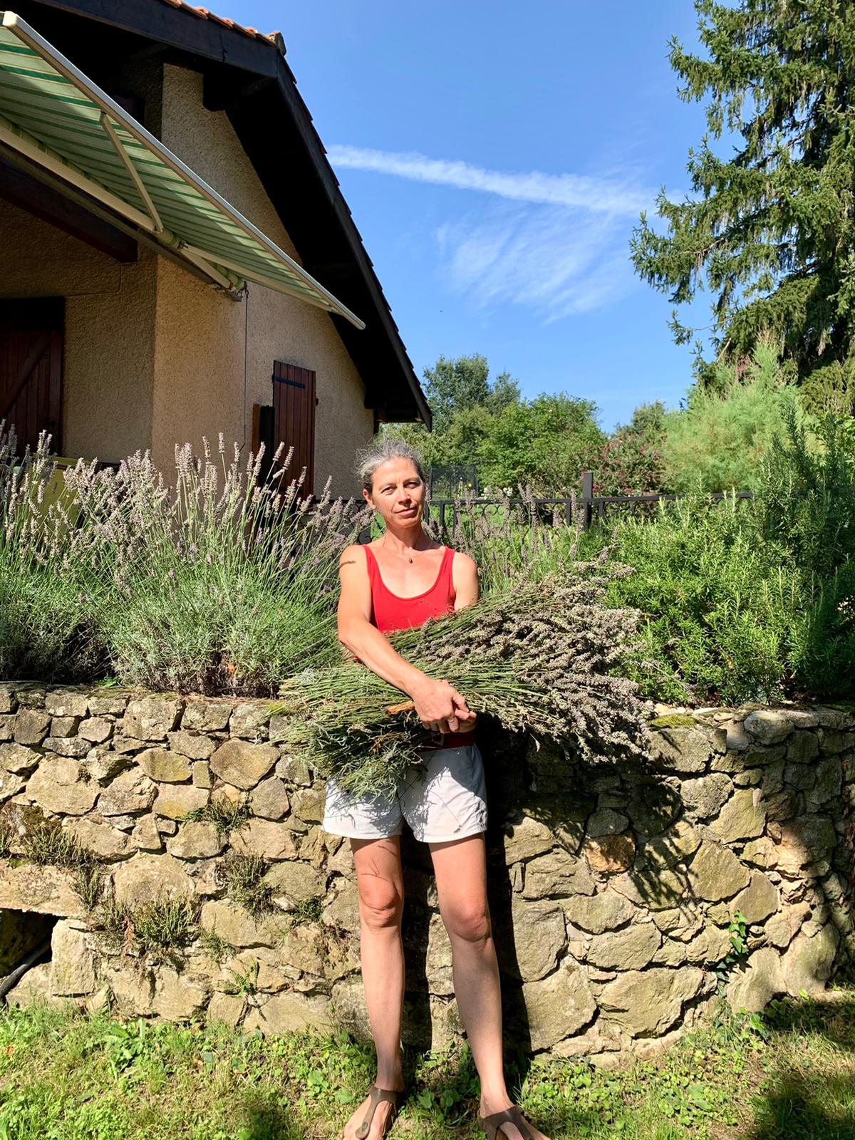 Violaine, votre hôte à GîtEnChassagne dans Les Monts du Lyonnais