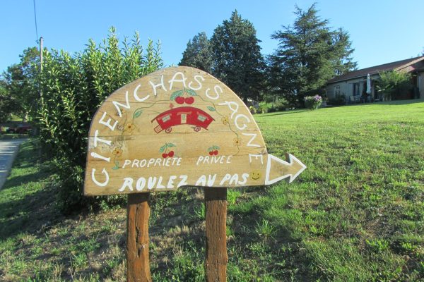 Bienvenue à GîtEnChassagne, un domaine familial au cœur des Monts du Lyonnais