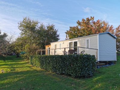 Le chalet mobil-home situé dans le camping