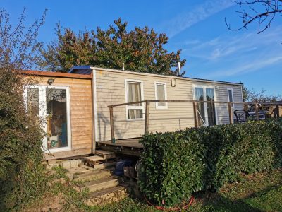 L'entrée du chalet mobil-home