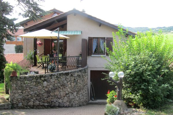 Le gîte situé dans le domaine familial GîtEnChassagne