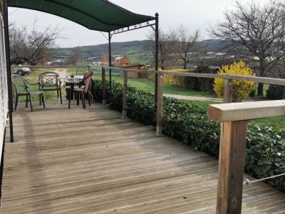 La terrasse du chalet mobil-home